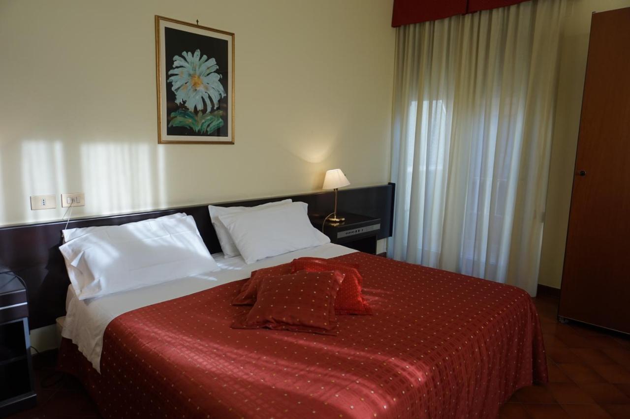 Crisol Europa Hotel Palermo Bagian luar foto