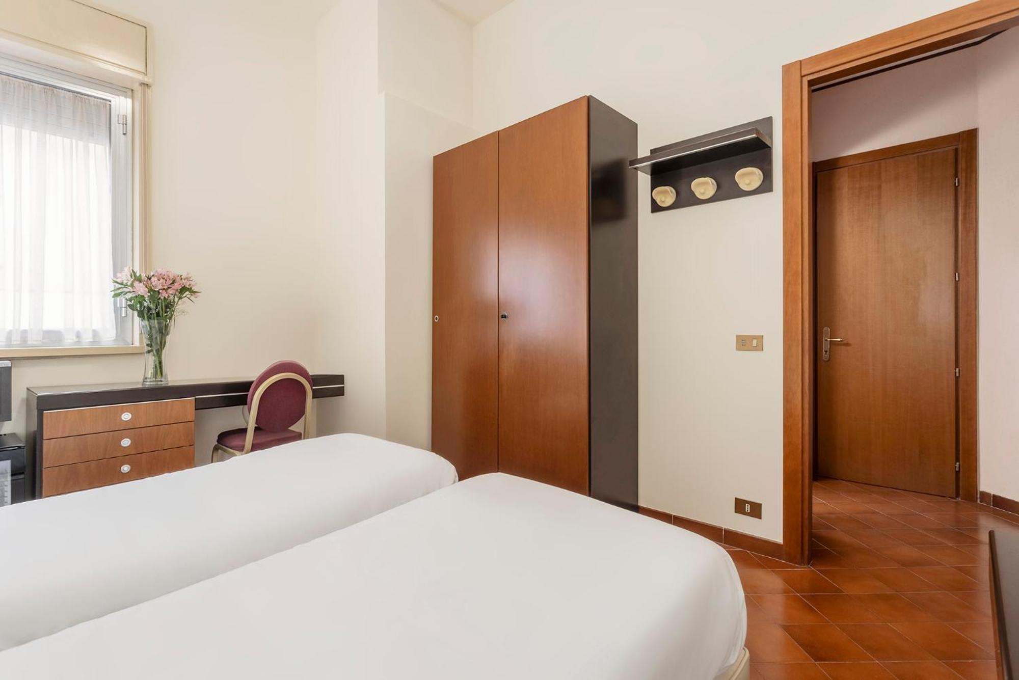 Crisol Europa Hotel Palermo Bagian luar foto