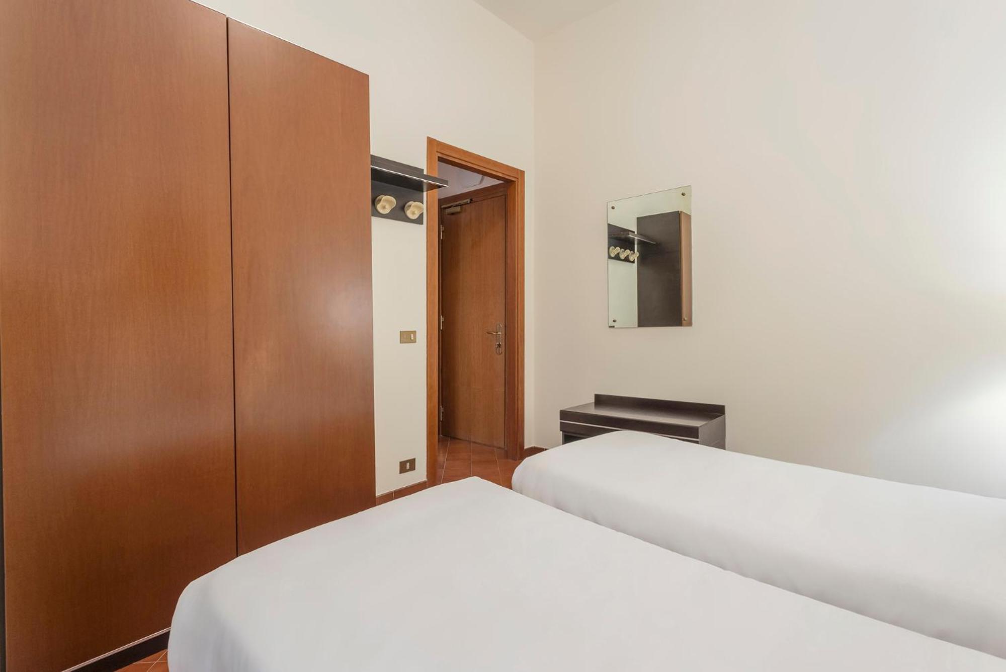 Crisol Europa Hotel Palermo Bagian luar foto