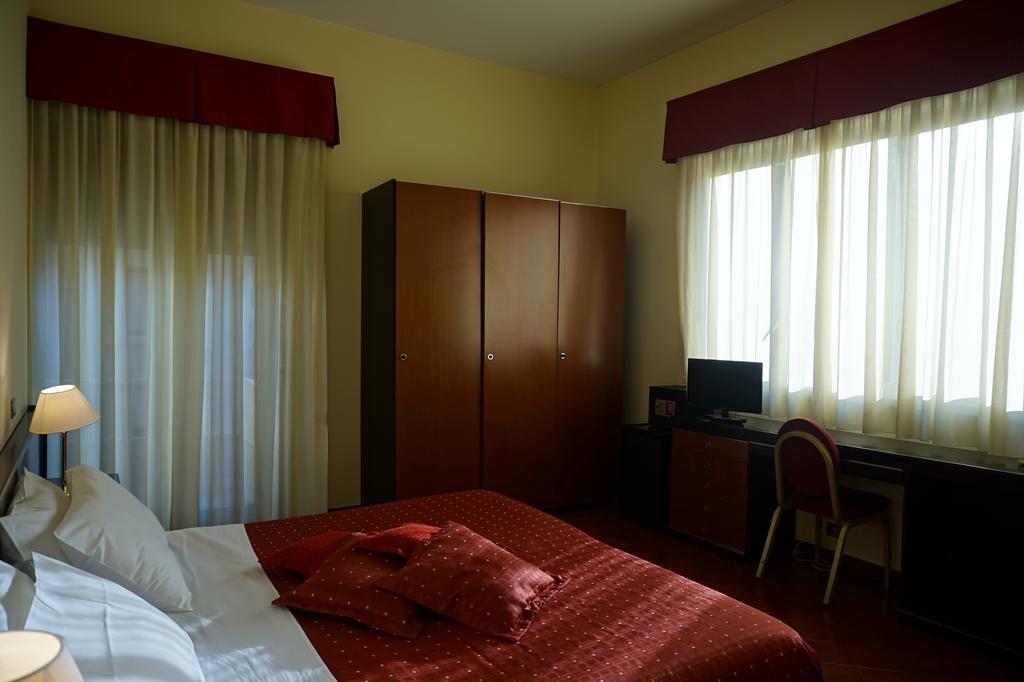 Crisol Europa Hotel Palermo Bagian luar foto