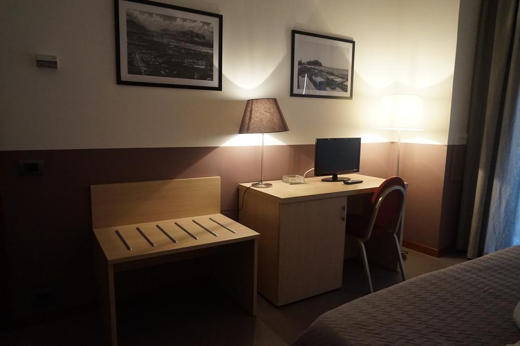 Crisol Europa Hotel Palermo Bagian luar foto