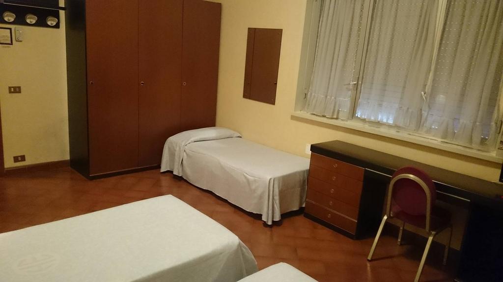 Crisol Europa Hotel Palermo Bagian luar foto
