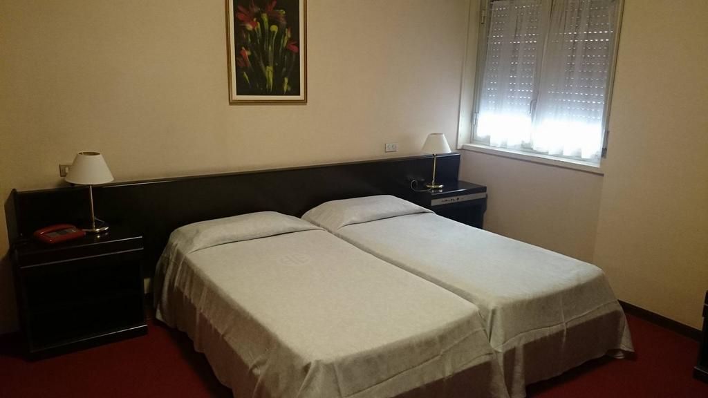 Crisol Europa Hotel Palermo Bagian luar foto